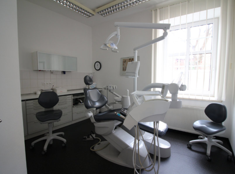 Zahnarztpraxis zu verkaufen 2495 Leipzig - praxisangebote.dental - Zahnmedizinische Praxisbörse