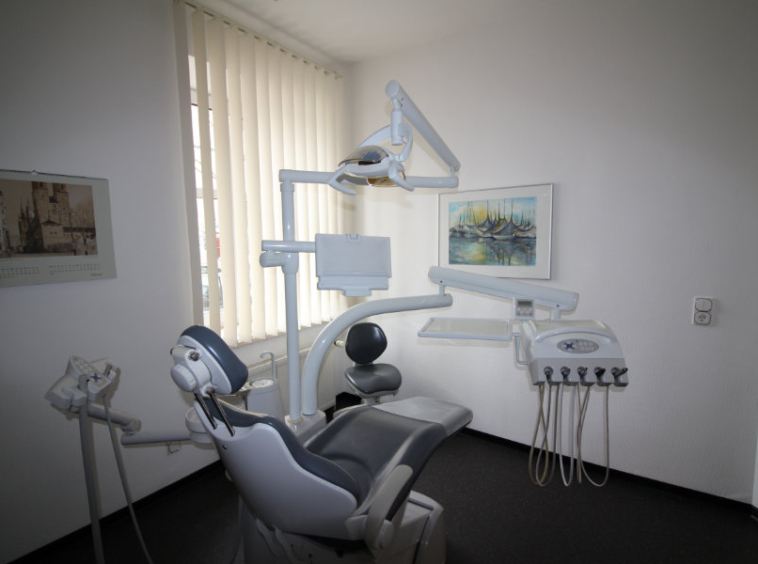 Zahnarztpraxis zu verkaufen 2495 Leipzig - praxisangebote.dental - Zahnmedizinische Praxisbörse