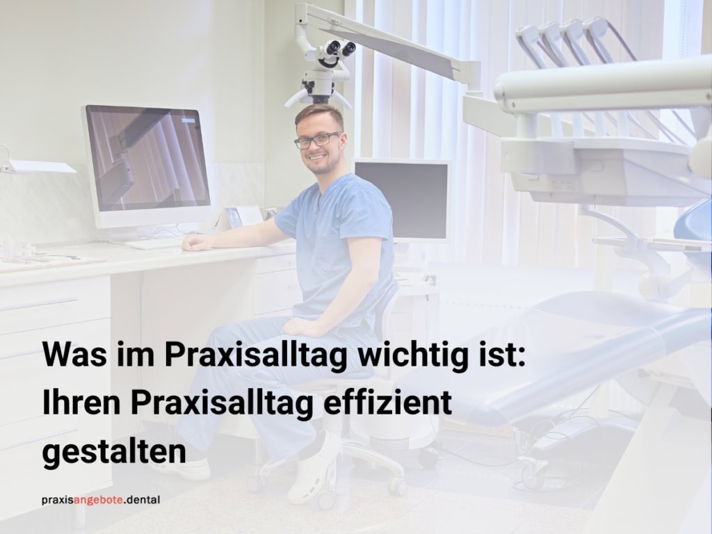 Zahnarzt im Behandlungszimmer am Computer – Symbol für effiziente Praxisorganisation, dargestellt von praxisangebote.dental